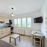 T2 Avec Terrasse Sud, Parking, Wifi, Animaux Acceptés - Proche Thermes Et Centre - Fr-1-451-192 Appartement
