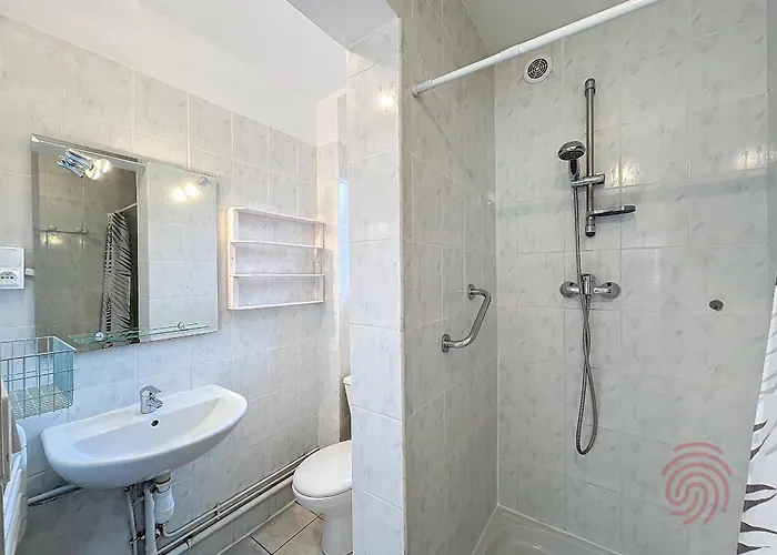 Apartment T2 Avec Terrasse Sud, Parking, Wifi, Animaux Acceptes - Proche Thermes Et Centre - Fr-1-451-192